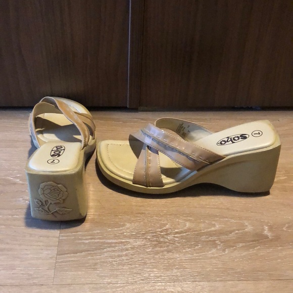 Vintage Shoes - Vintage Y2K platform sandals slip on heels rose 7